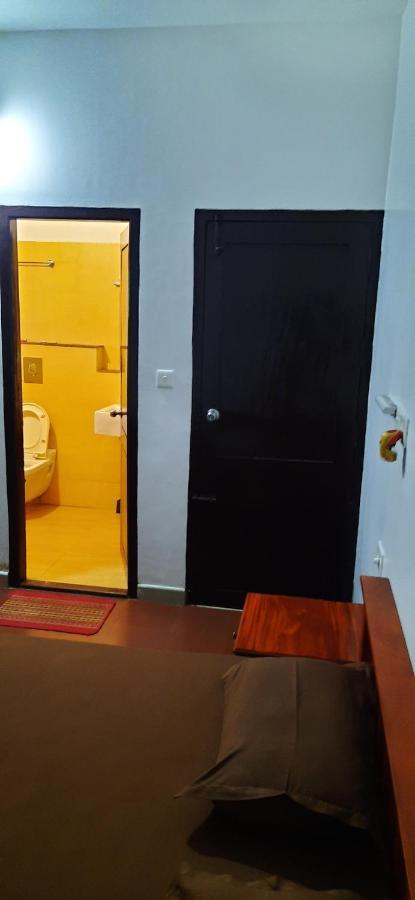 Poovar Sea View Rooms And Boating Family & Couple Only Экстерьер фото